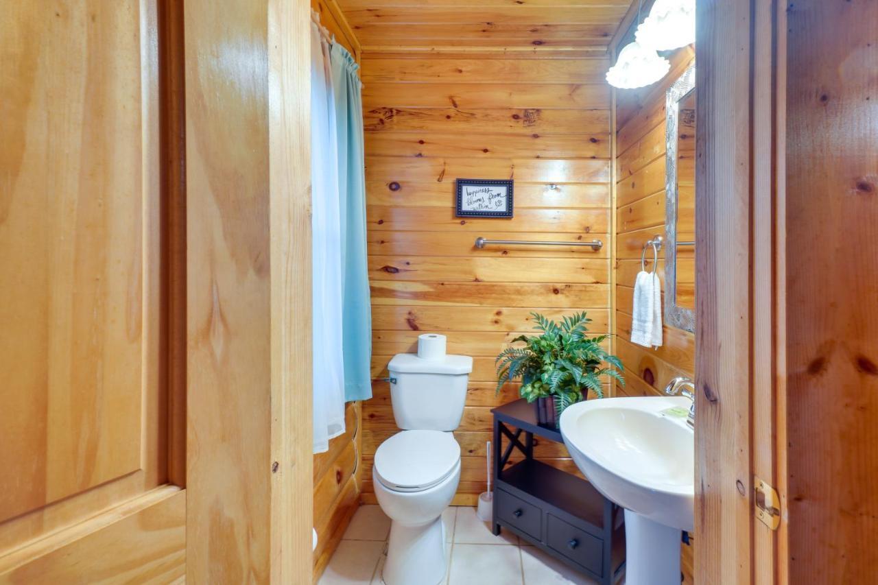 Lovely Gatlinburg Cabin With Private Hot Tub! Ngoại thất bức ảnh