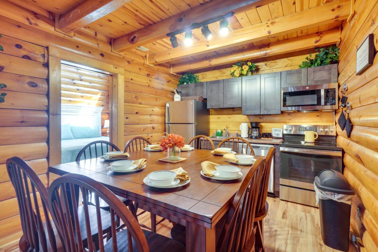 Lovely Gatlinburg Cabin With Private Hot Tub! Ngoại thất bức ảnh