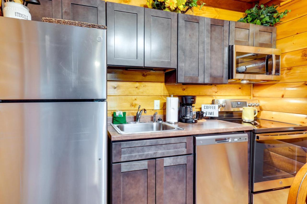 Lovely Gatlinburg Cabin With Private Hot Tub! Ngoại thất bức ảnh